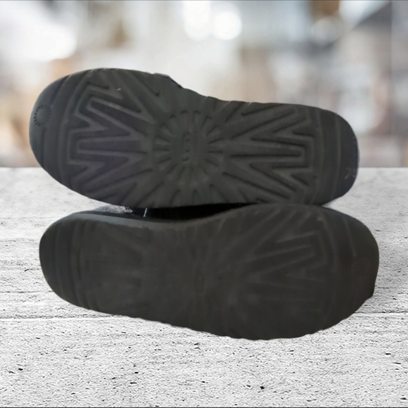 Ugg Australia sequined short black boots size 6 USA - Picture 3 of 10